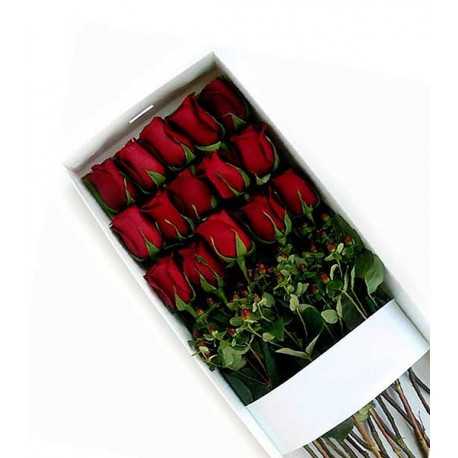 1 Caja, 15 Rosas