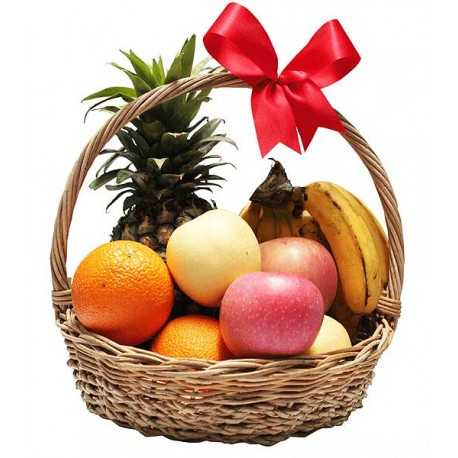 1 Canasta, 4 Plátanos, 3 Manzanas, 3 Naranjas, 1 Piña