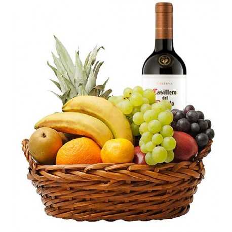 Canasta, 1 Piña, 2 Plátanos, 2 Naranjas, 2 Manzanas, 2 Racimos de Uva, 1 Botella de Vino