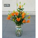 1 Florero de Vidrio, 8 Ramas de Liliums/ 2 Flores por Tallo