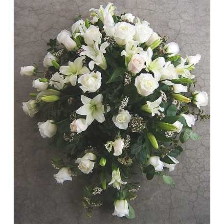 1 Cubre Urna, 36 Rosas, 12 Ramas de Liliums/ 2 Flores por Tallo