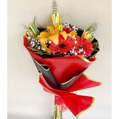 Ramo 8 Girasoles, 3 Liliums, 4 Gerberas, gypsophila, eucalipto