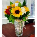 1 Florero 4 Rosas, 4 Girasoles