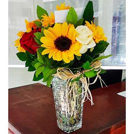 1 Florero 4 Rosas, 4 Girasoles