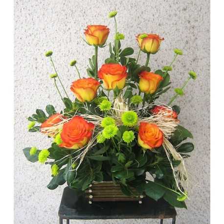 1 Base Madera, Follaje, 9 Rosas